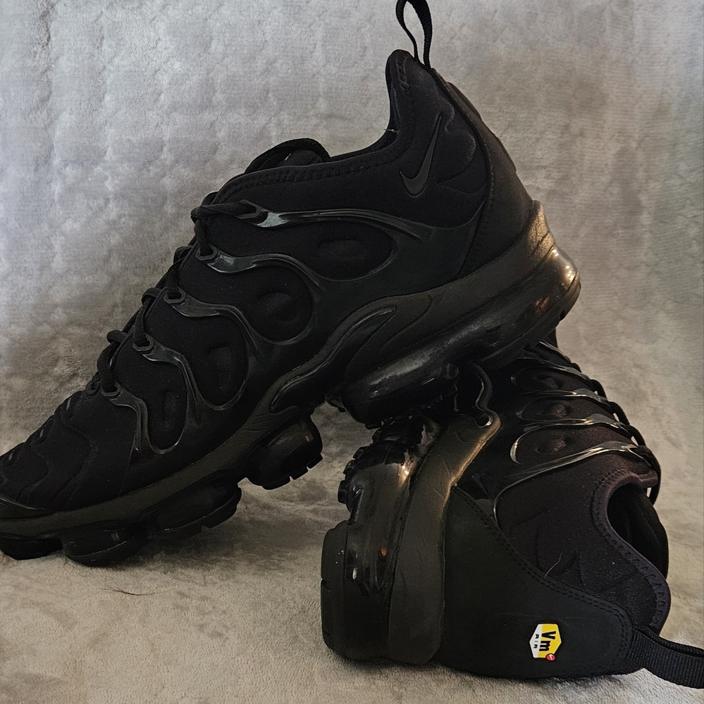 Nike Vapormax black  size 13